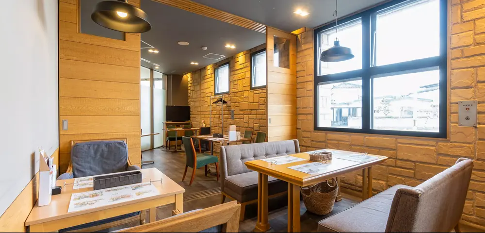 PATISSERIE ELSUN CAFE＆DINING EAST店内画像01